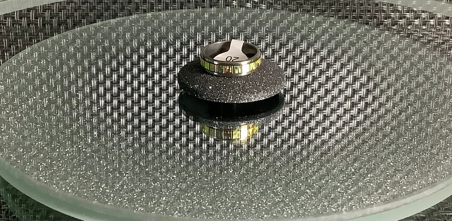 Ring / Edelstahl / goldige Inlays / Größe 20